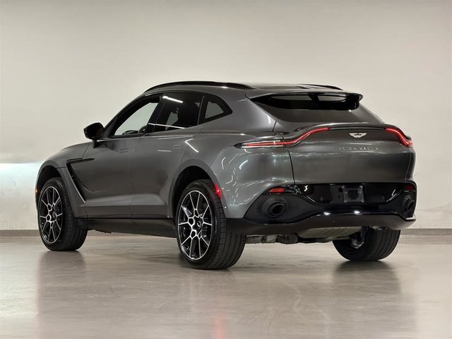 Aston Martin DBX  2021-5