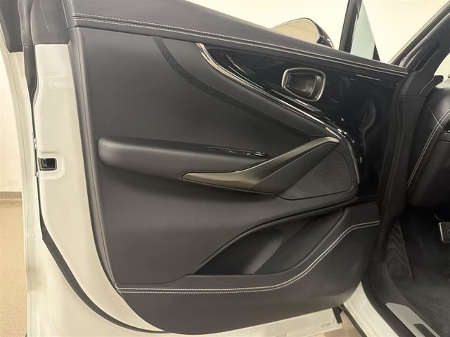 Aston Martin DBX707 707 2025-6