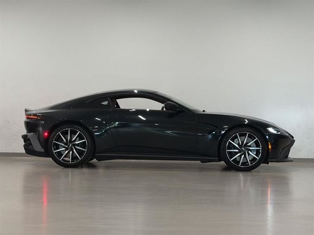 2020 Aston Martin Vantage (2)-2