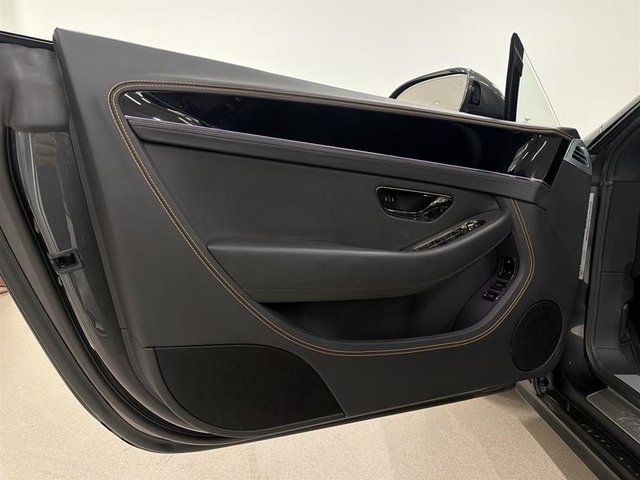 2025 Bentley Continental GTC Black Edition-6