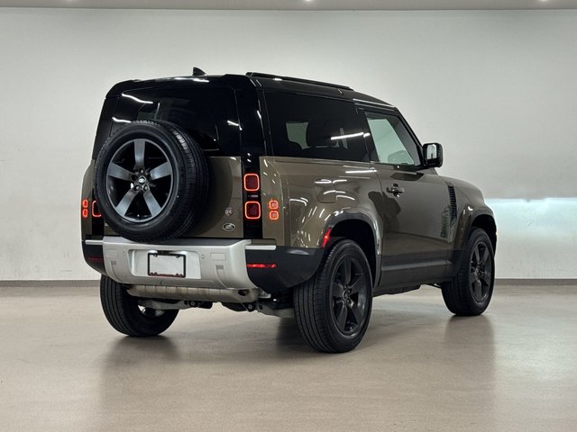 2023 Land Rover Defender 90 P300 S (2)-7