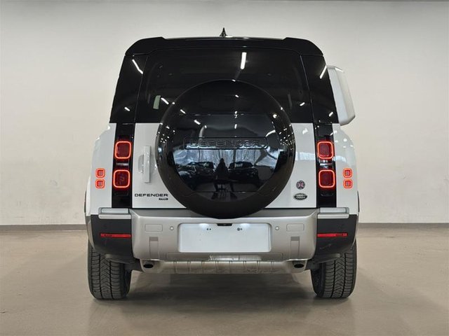 2023 Land Rover Defender 130 P400 SE (2)-4