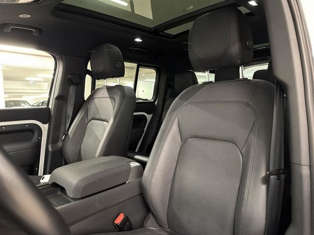 2023 Land Rover Defender 130 P400 SE (2)-7