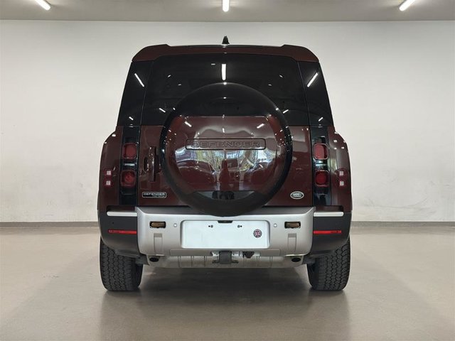 Land Rover Defender 130 P400 First Edition (2) 2023-4