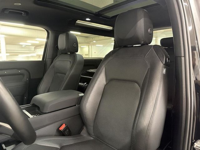 2023 Land Rover Defender 90 P300 S-7