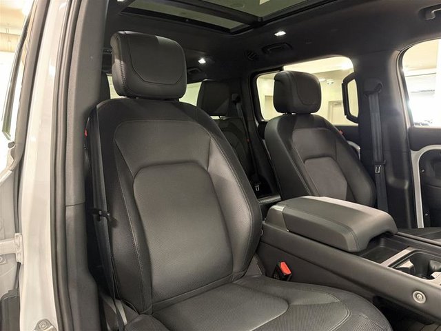 Land Rover Defender 130 P400 X-Dynamic SE (2) 2023-2
