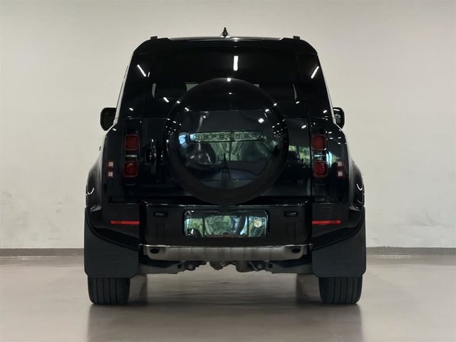 Land Rover Defender 110 P400 X-Dynamic SE 2025-4