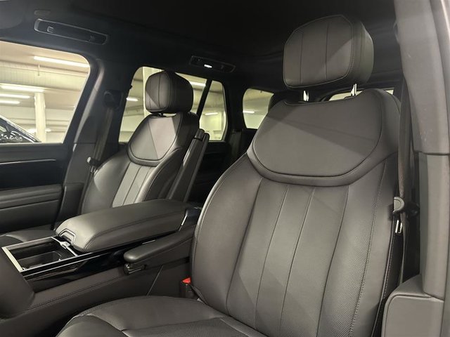 2025 Land Rover Range Rover P550e SE SWB-7