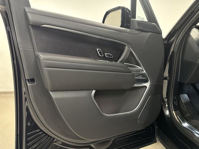 2025 Land Rover Range Rover P530 SE LWB 7 Seat-6