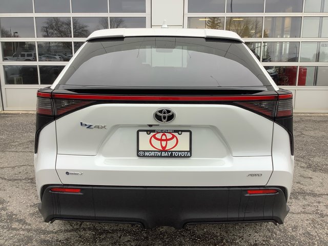 25 Toyota BZ4X LE-6