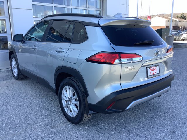 2022 Toyota COROLLA CROSS LE-5