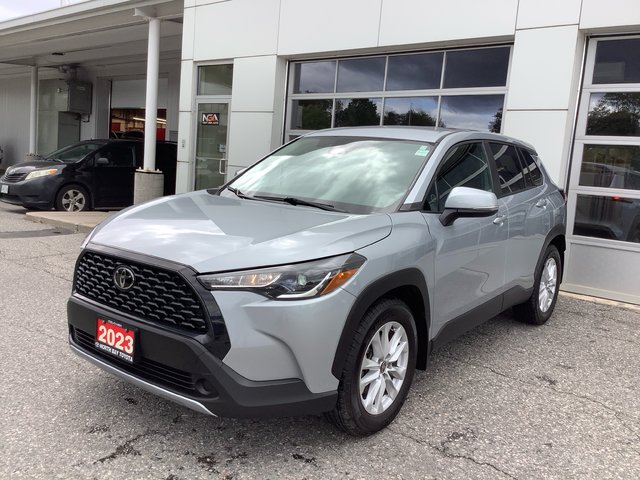 2023 Toyota COROLLA CROSS LE-0