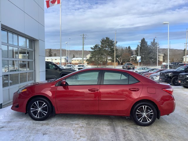 2017 Toyota COROLLA LE-4
