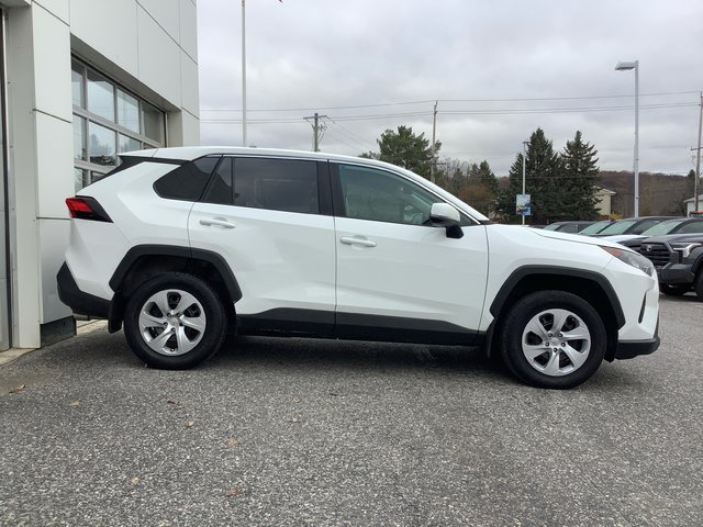 2022 Toyota RAV4 LE-3