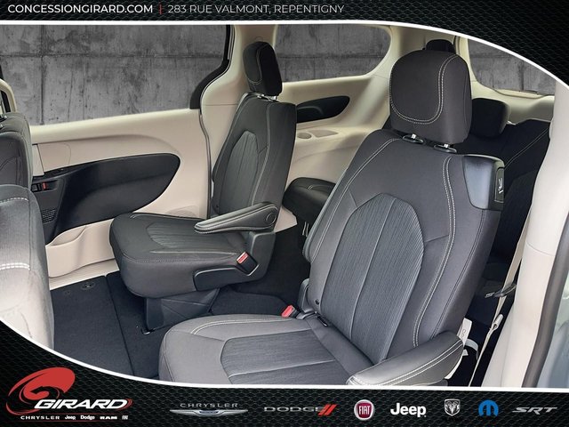 Chrysler Grand Caravan SXT 2024-13