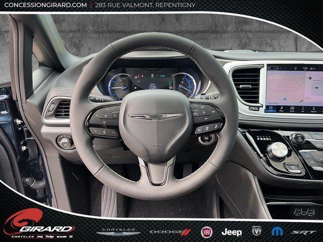 Chrysler Pacifica Hybrid PINNACLE 2024-16
