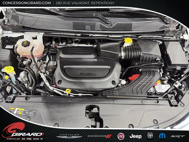 Chrysler Pacifica Touring 2023-10