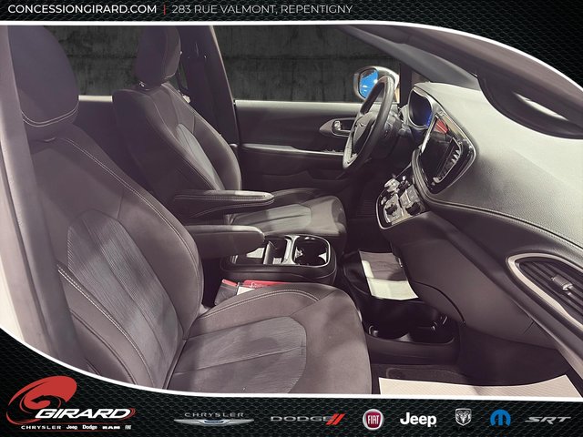 Chrysler Pacifica Touring 2023-4