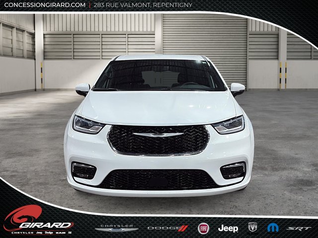 Chrysler Pacifica Touring 2023-1