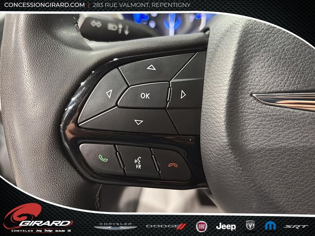 Chrysler Pacifica Touring 2023-16