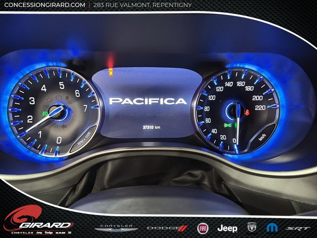 Chrysler Pacifica Touring 2023-20