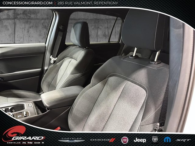 Jeep Cherokee LAREDO 2026-14