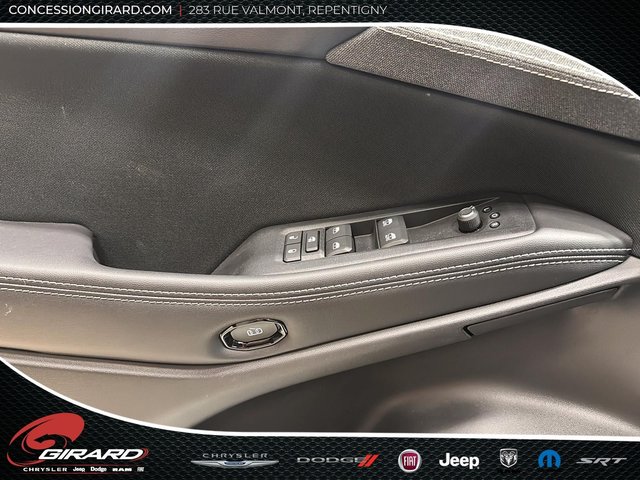 Jeep Cherokee LAREDO 2026-17