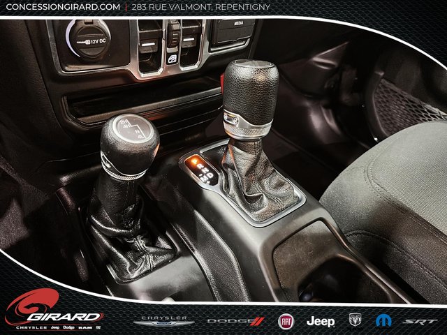 2022 Jeep Gladiator Willys-23