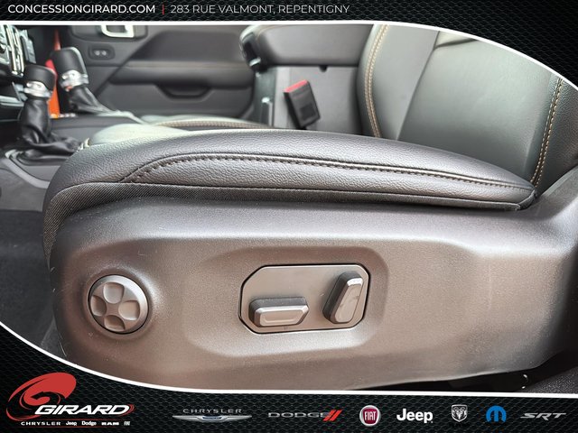 Jeep Wrangler 4-Door SAHARA 2025-11
