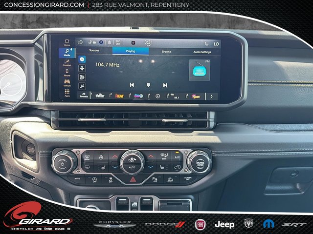 Jeep Wrangler 4-Door SAHARA 2025-14