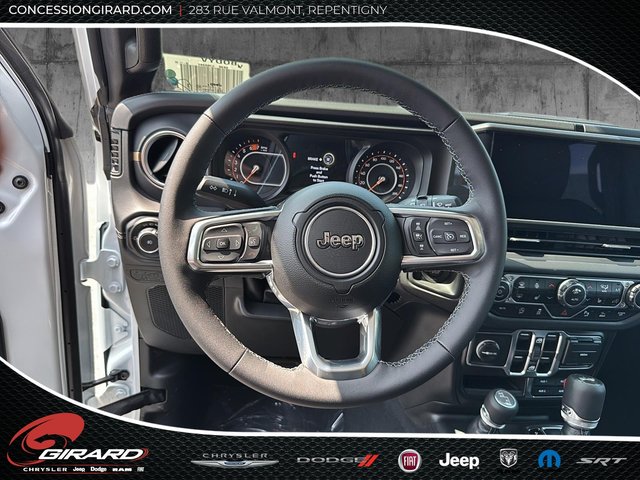 Jeep Wrangler 4-Door SAHARA 2025-12