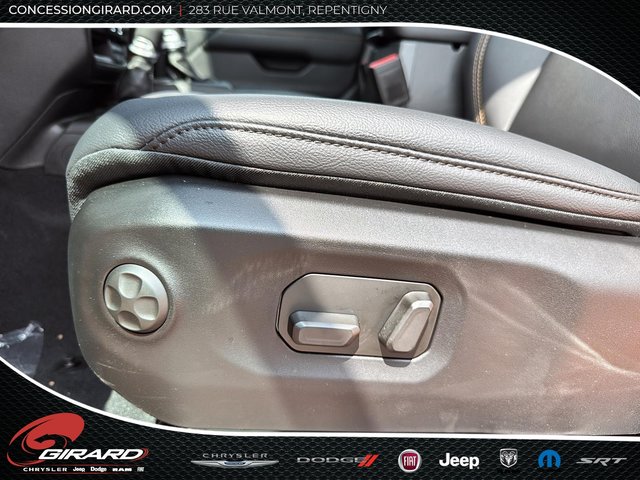 Jeep Wrangler 4-Door SAHARA 2025-11