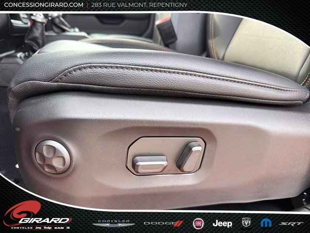 Jeep Wrangler 4-Door SAHARA 2025-11