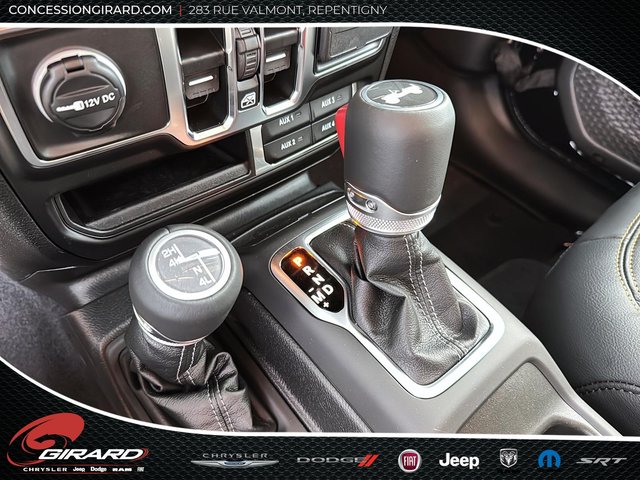 Jeep Wrangler 4-Door SAHARA 2025-14