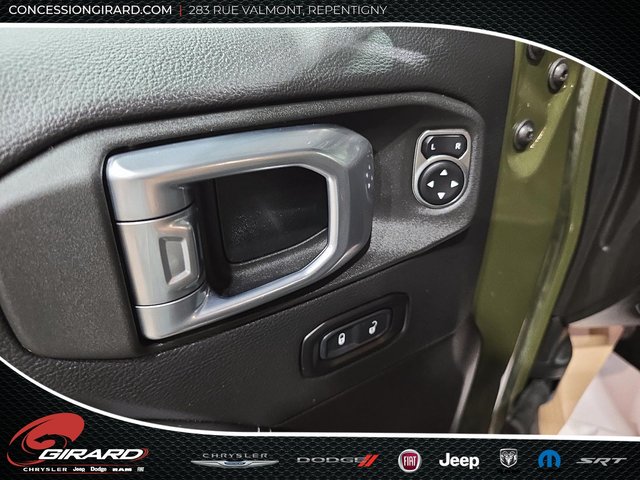Jeep Wrangler Unlimited Sahara 2022-14