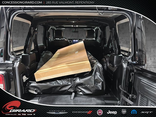 Jeep Wrangler Sahara Altitude 2023-8