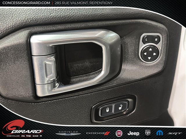 Jeep Wrangler Sahara Altitude 2023-15