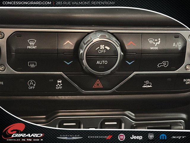 Jeep Wrangler Sahara Altitude 2023-20