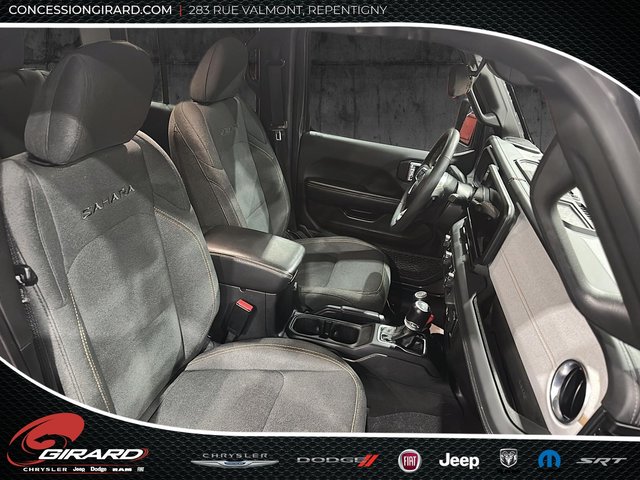Jeep Wrangler Sahara 2024-4