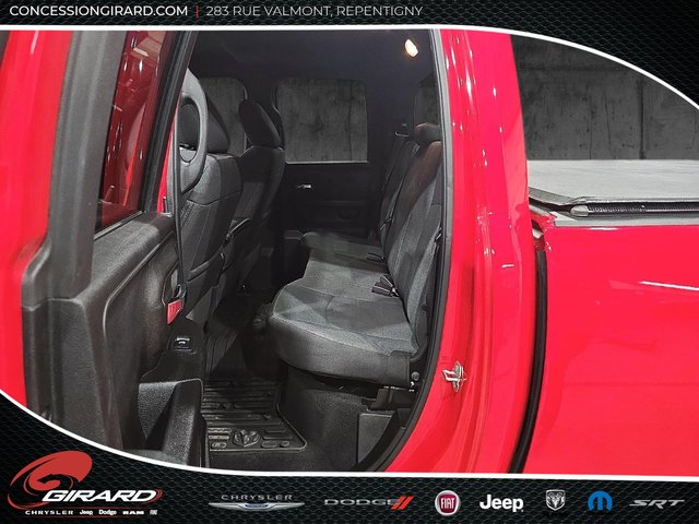 2022 Ram 1500 Classic Warlock-12