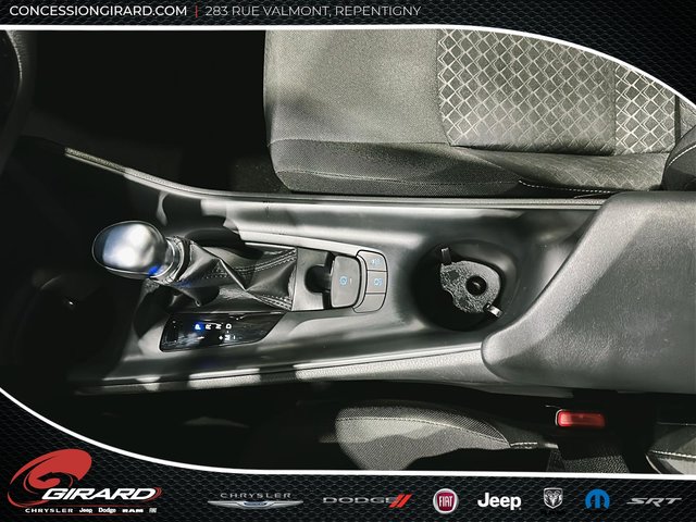 Toyota C-HR LE 2022-21