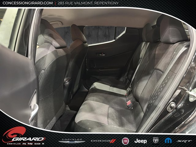 Toyota C-HR LE 2022-12