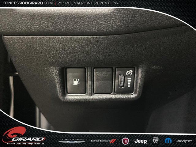 Toyota C-HR LE 2022-18