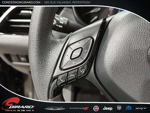 Toyota C-HR LE 2022-16