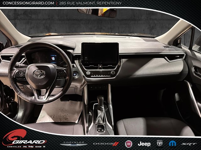 Toyota Corolla Cross LE 2023-13