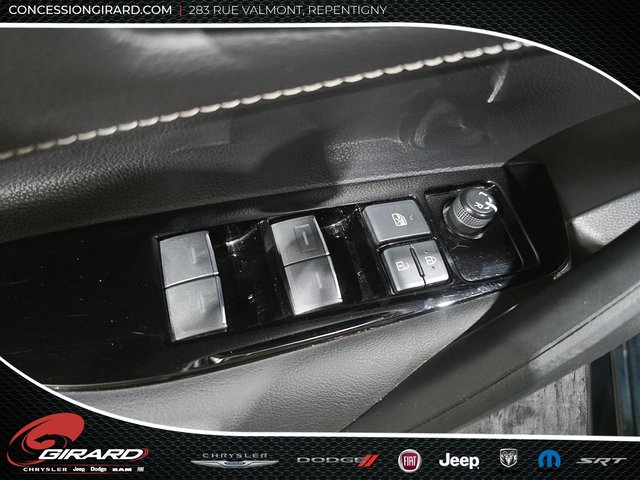 Toyota Corolla Hatchback S CVT 2022-14