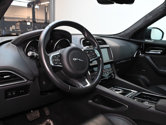 2020 Jaguar F-PACE Prestige-2