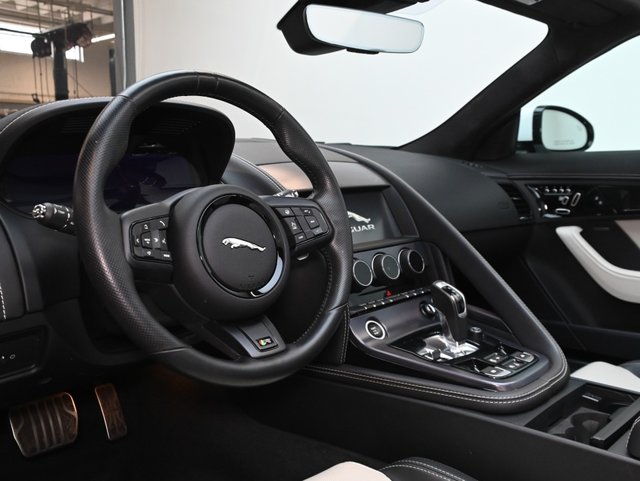 Jaguar F-TYPE P575 R 2022-2