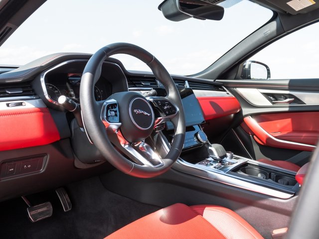 Jaguar XF R-Dynamic SE 2024-2