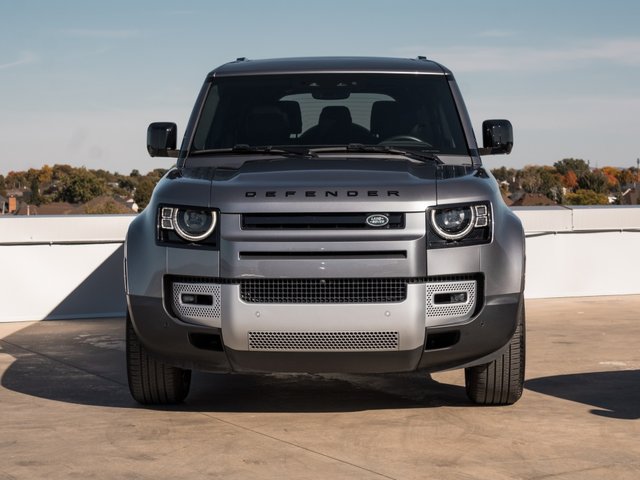 Land Rover Defender SE 2023-6